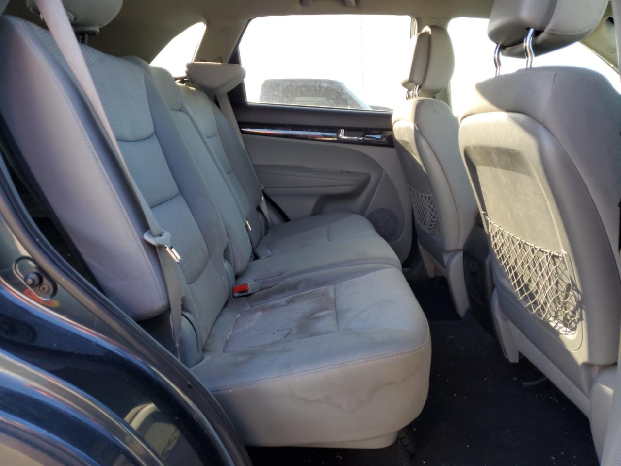 2011 Kia Sorento - Image 11