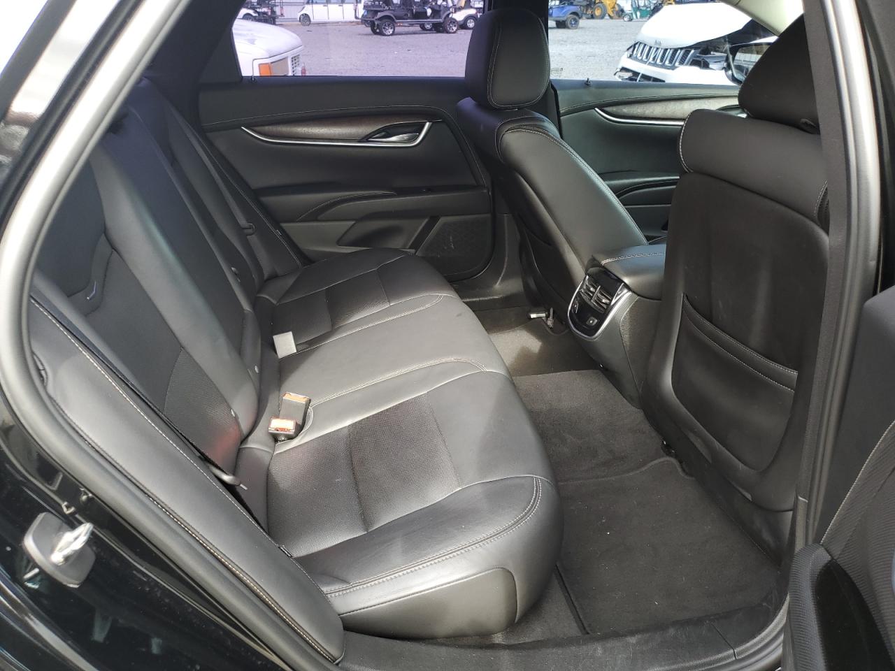 2018 Cadillac XTS - Image 10