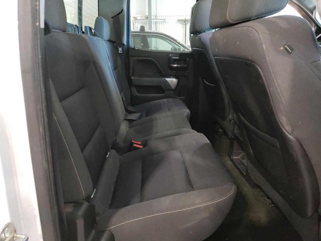 2015 Chevrolet Silverado - Image 10