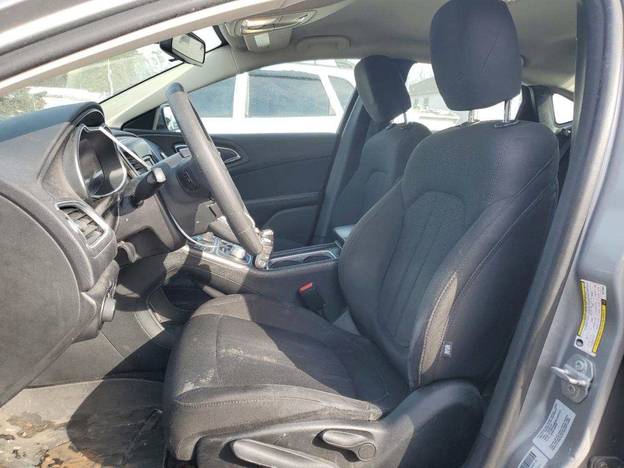 2016 Chrysler 200 - Image 7