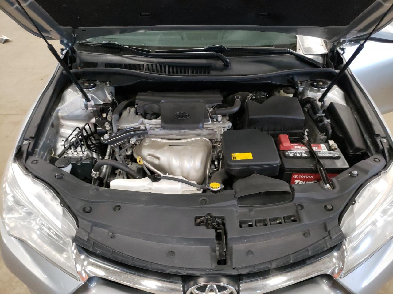 2015 Toyota Camry - Image 11