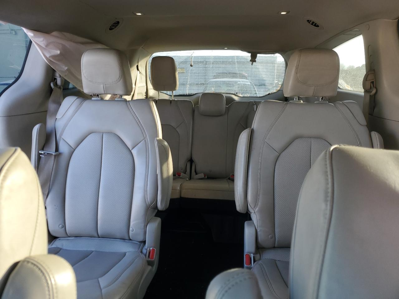 2021 Chrysler Voyager - Image 10