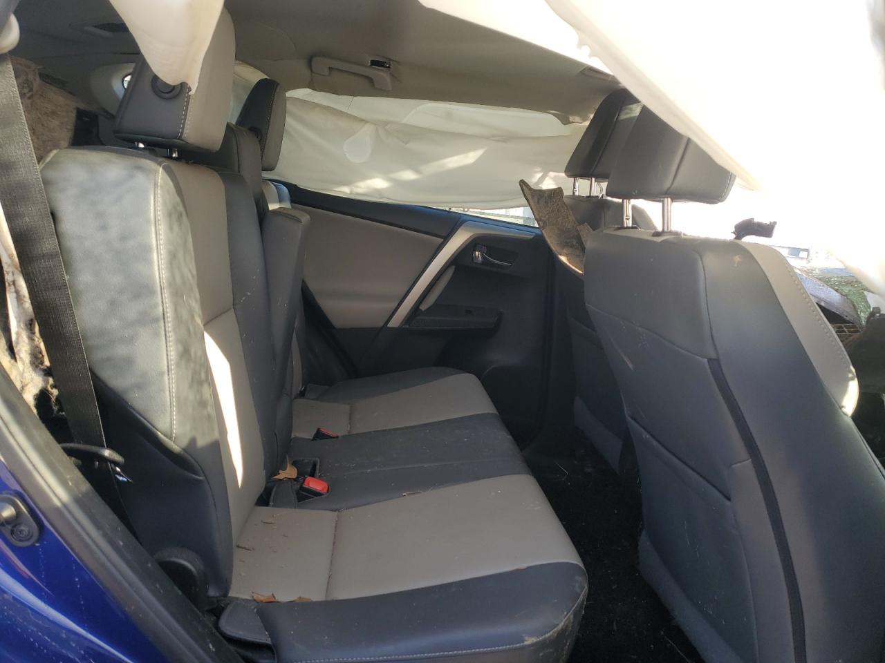 2015 Toyota RAV 4 - Image 11