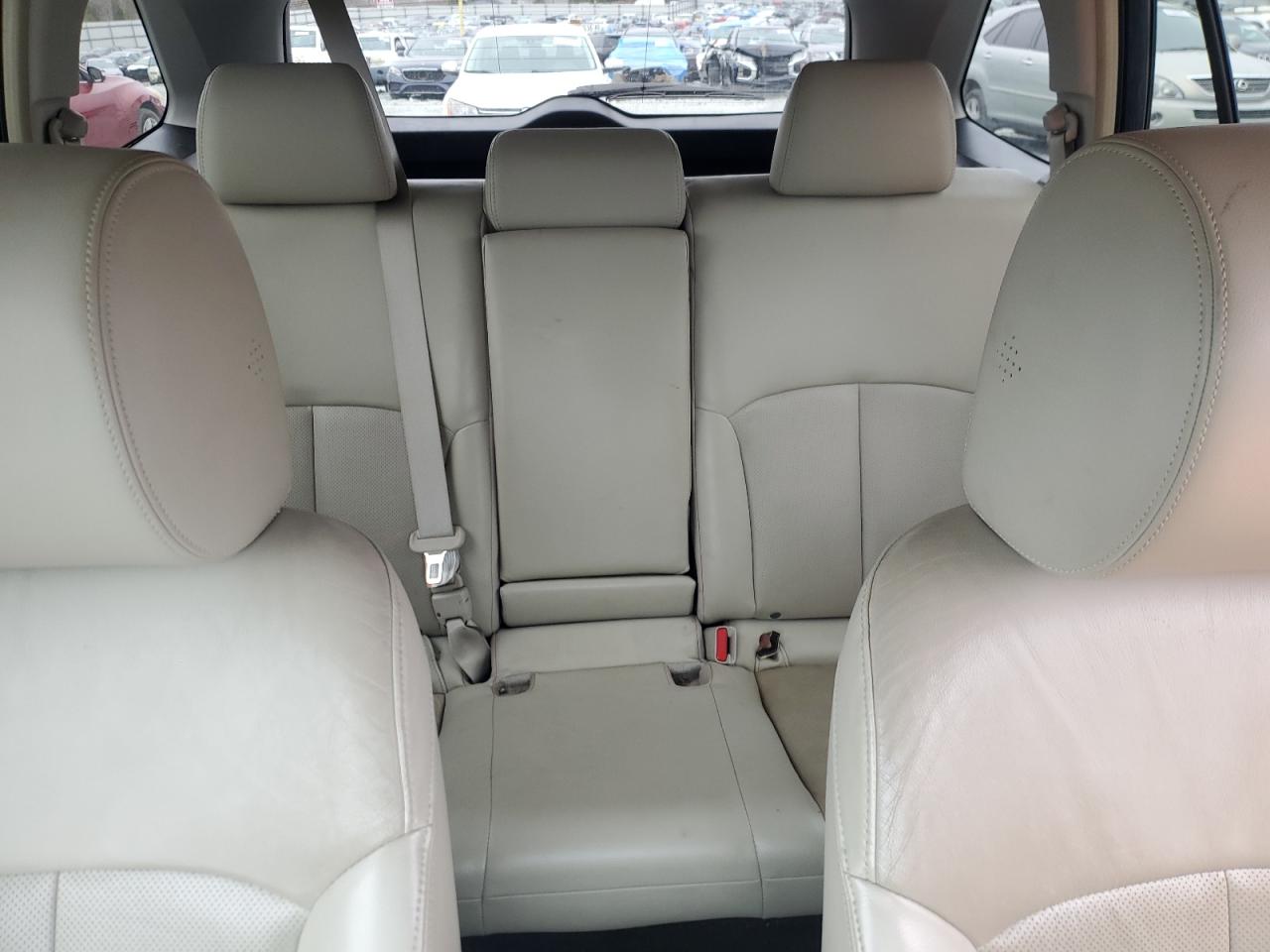 2013 Subaru Outback - Image 10