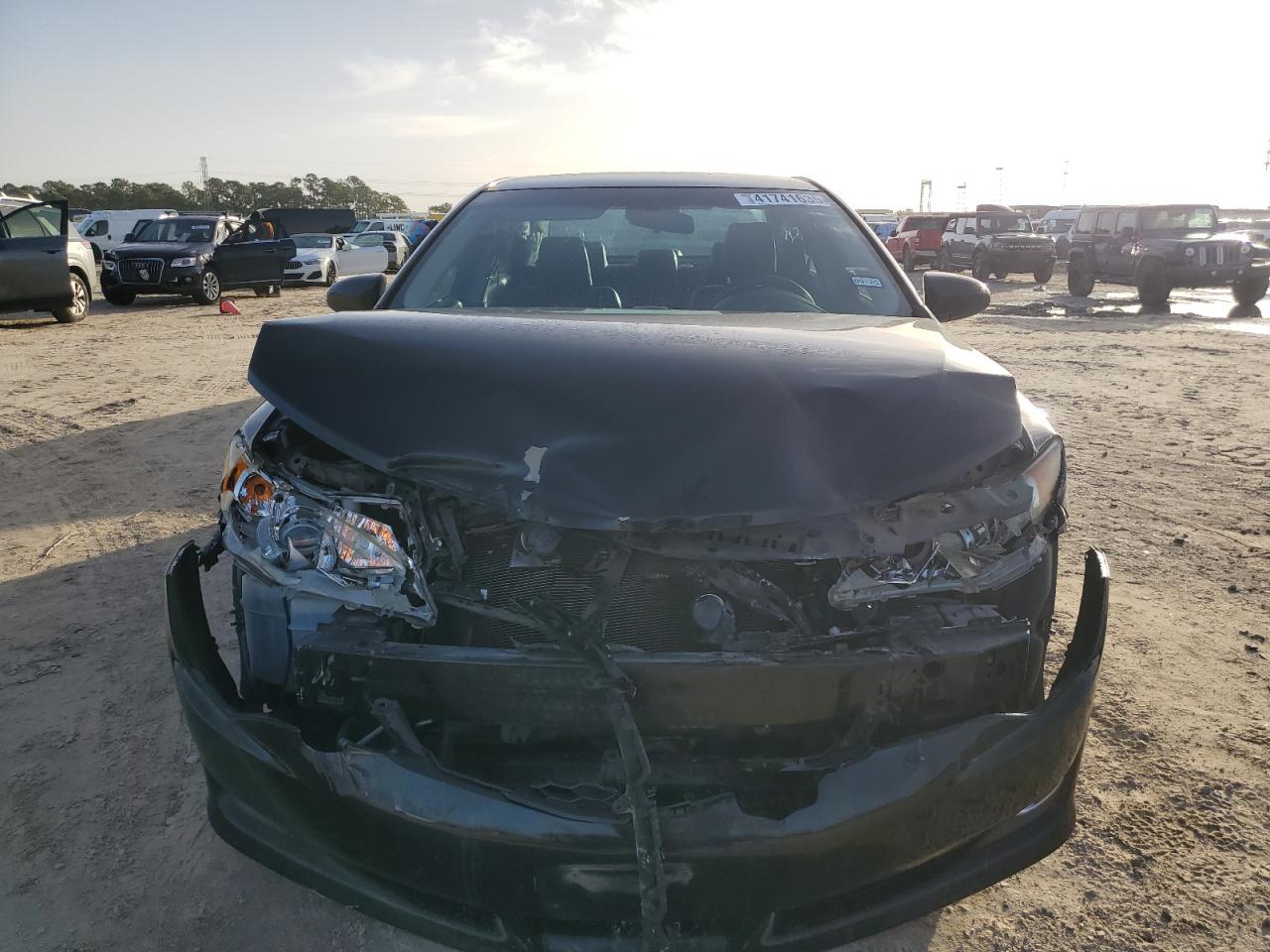 2014 Toyota Camry - Image 5