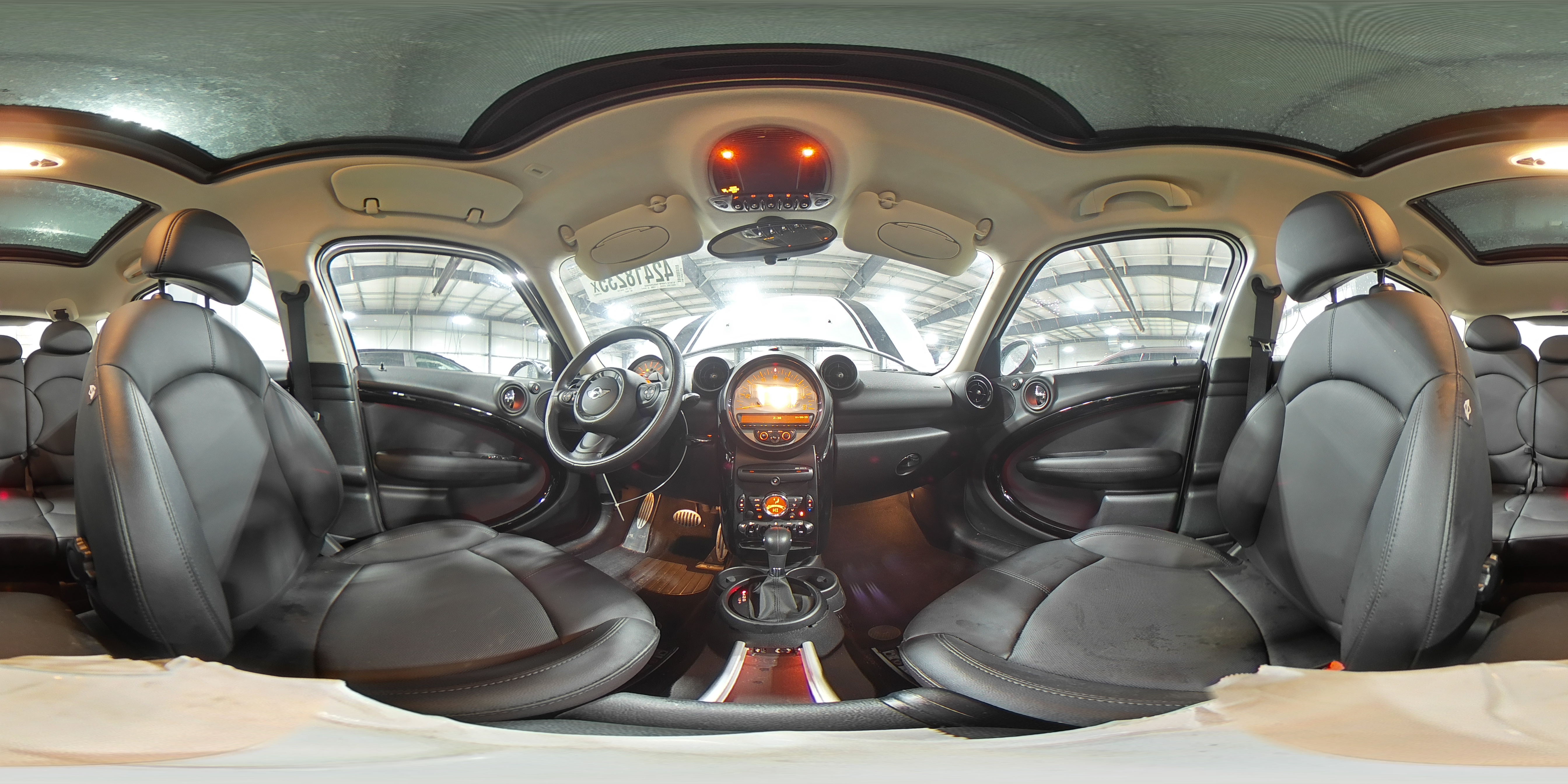 2014 MINI Cooper - Image 16
