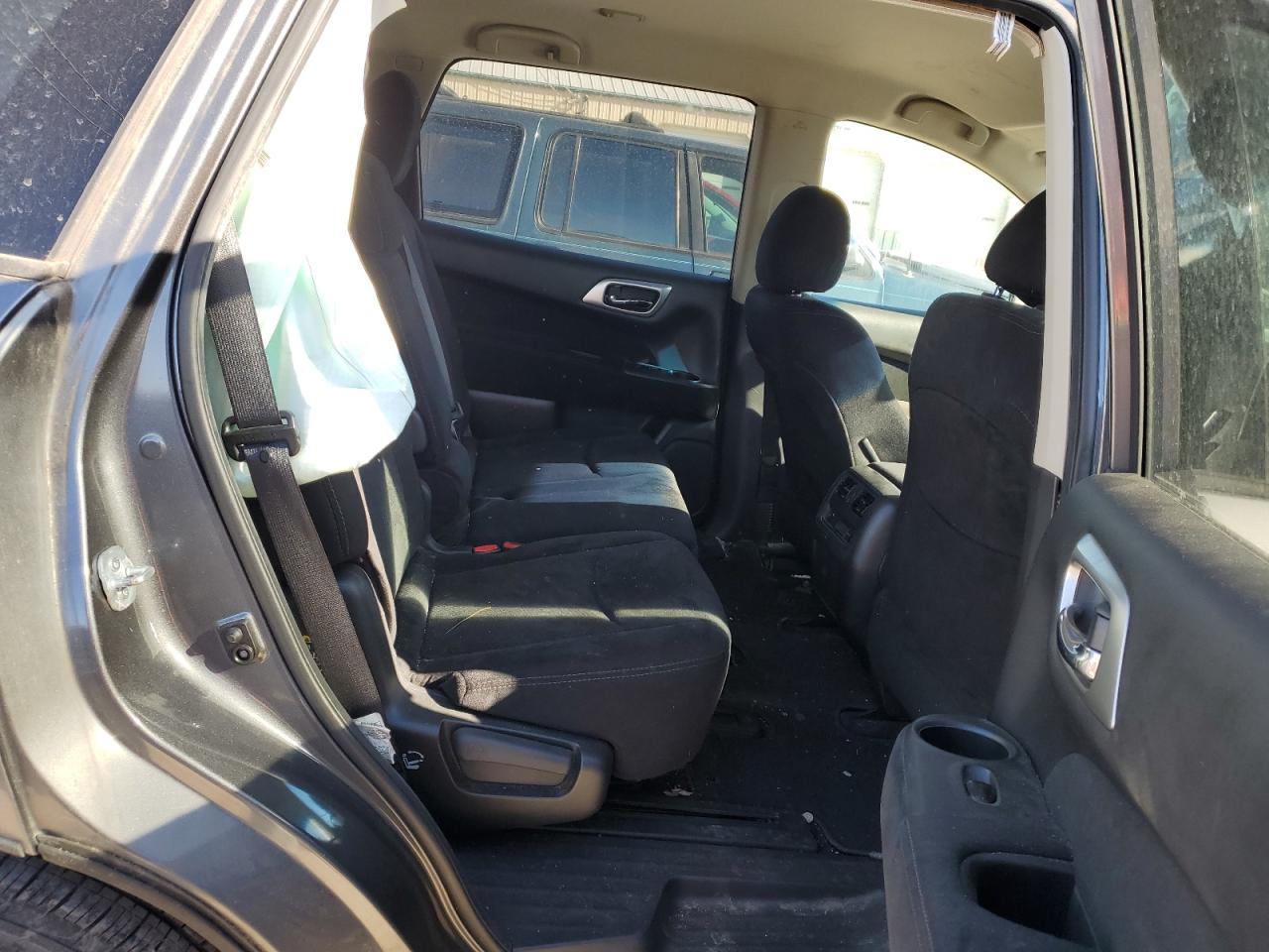 2016 Nissan Pathfinder - Image 10