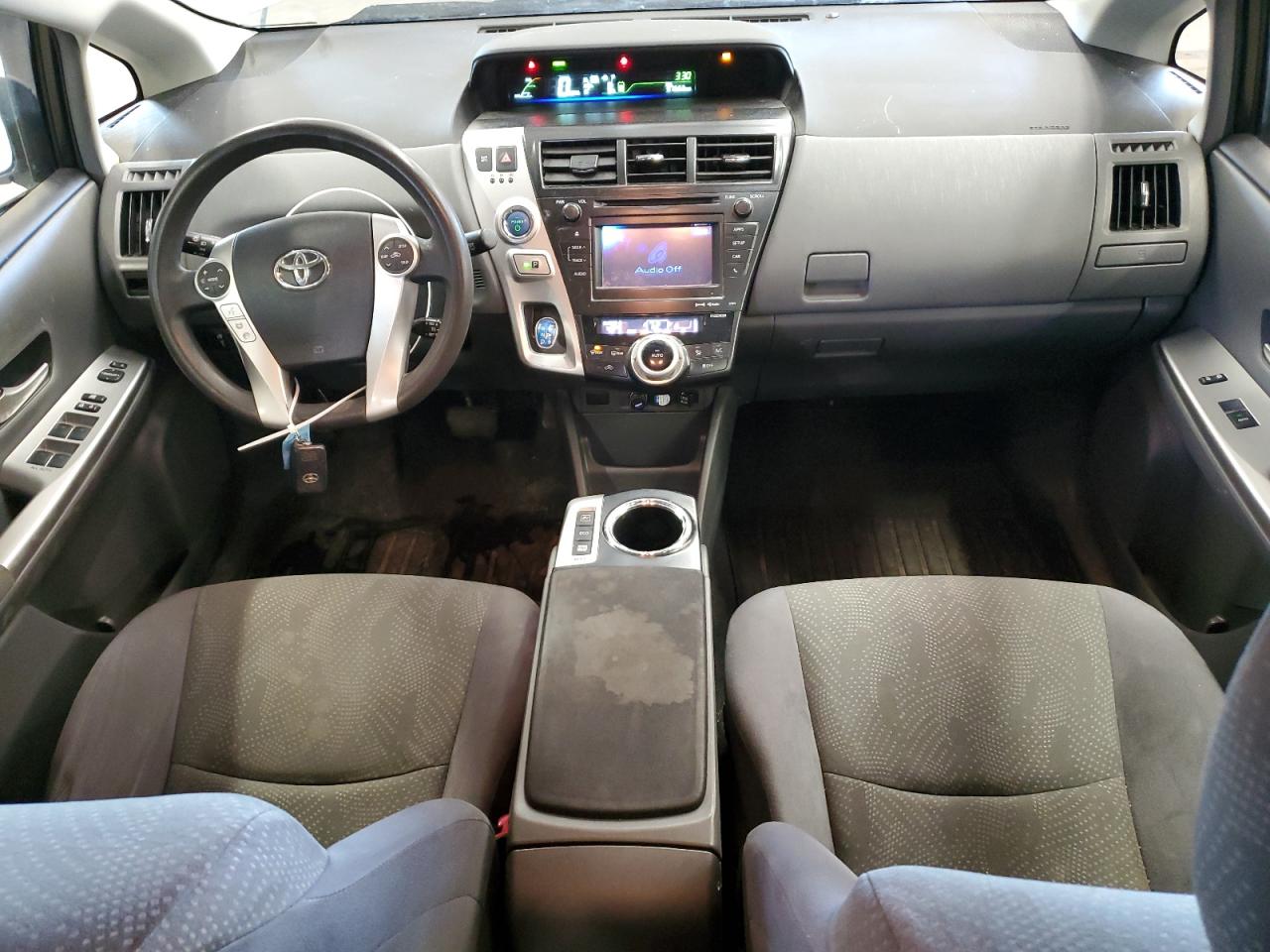 2013 Toyota Prius - Image 8