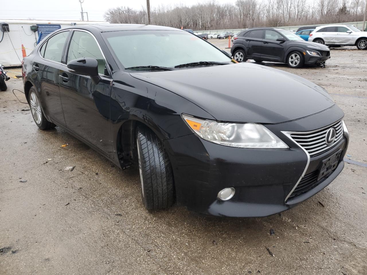 2015 Lexus ES - Image 4