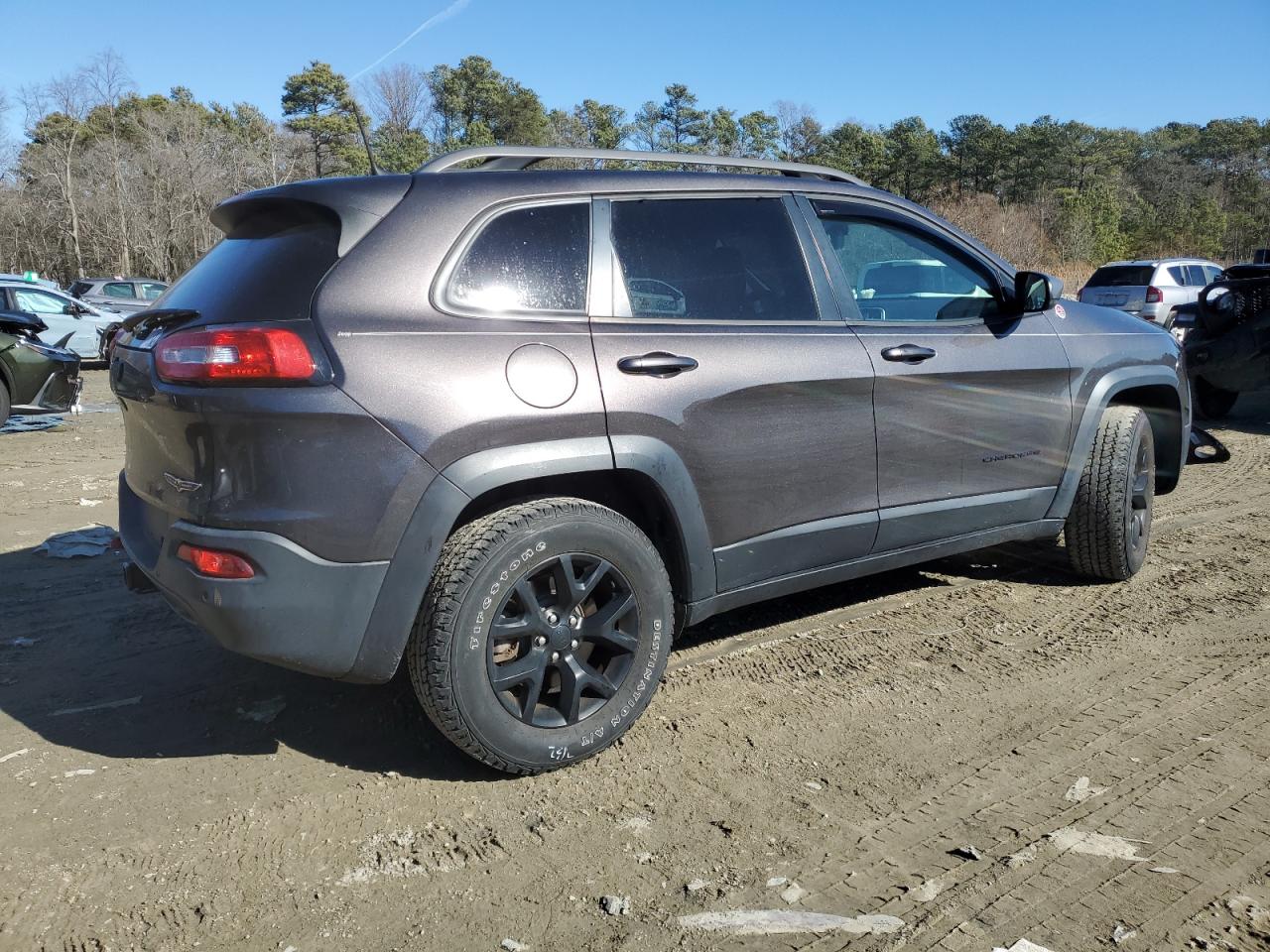 2018 Jeep Cherokee - Image 3