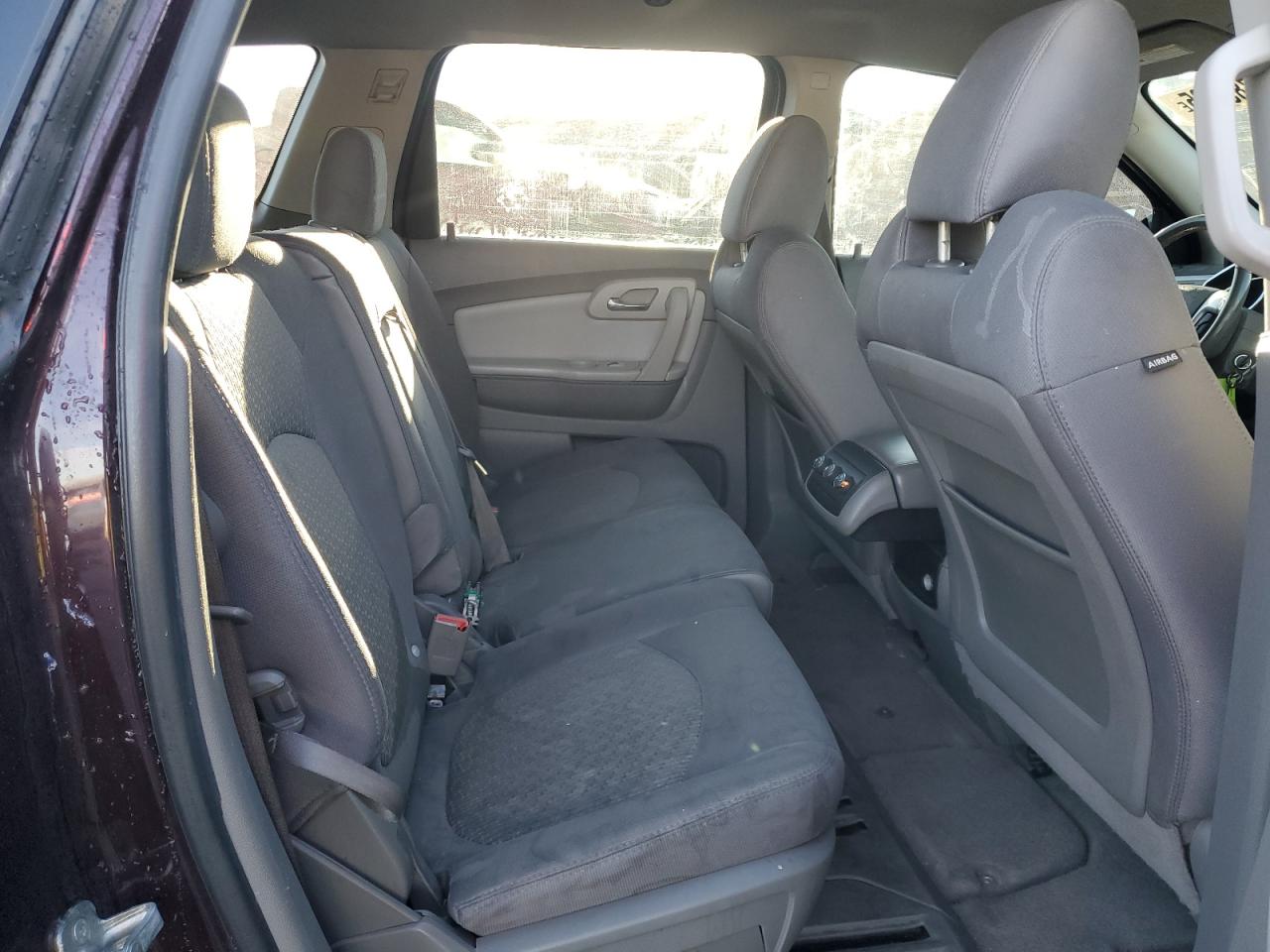 2010 Chevrolet Traverse - Image 11
