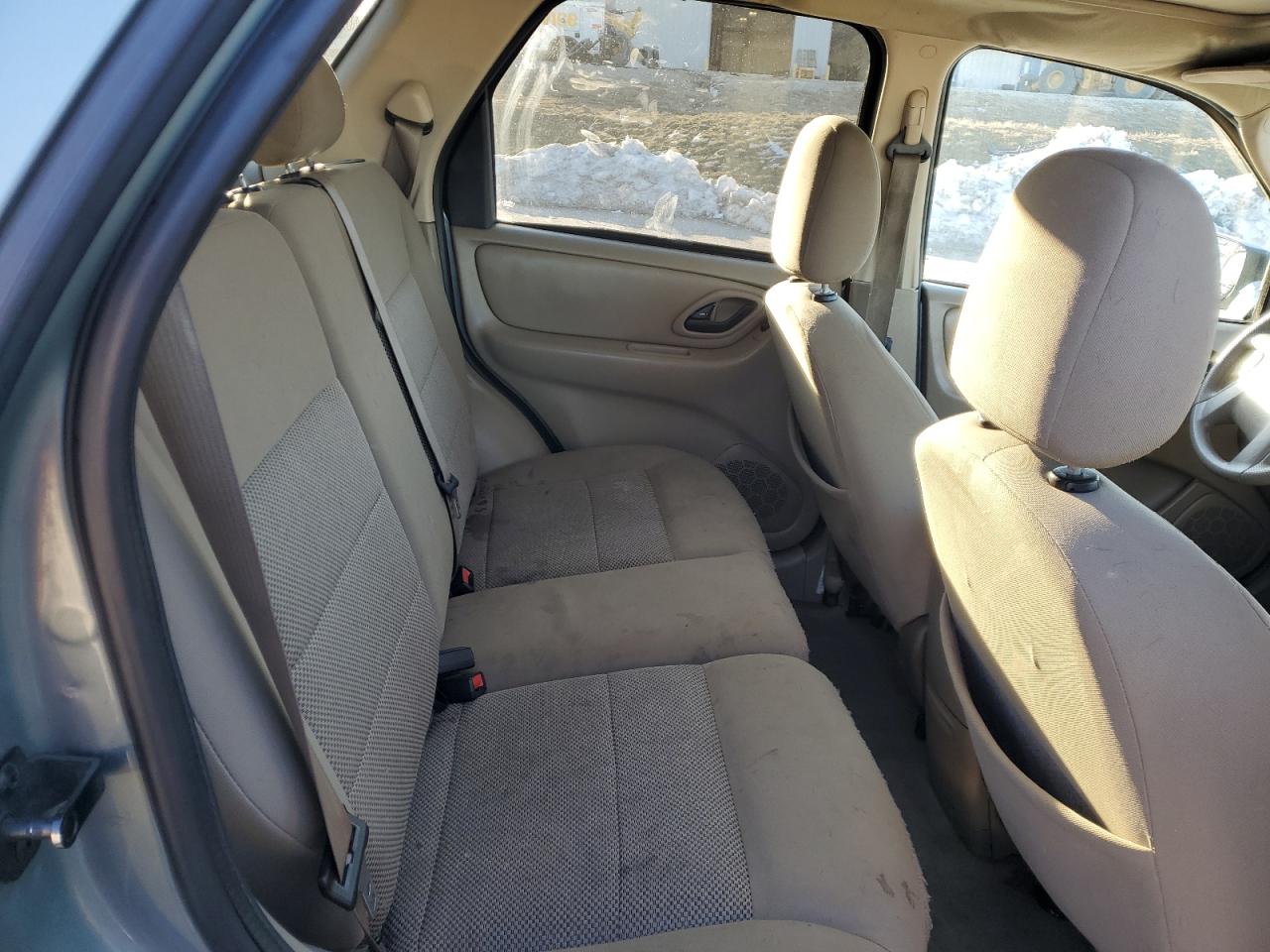 2007 Ford Escape - Image 11