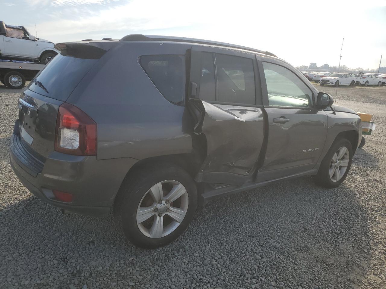 2016 Jeep Compass - Image 3