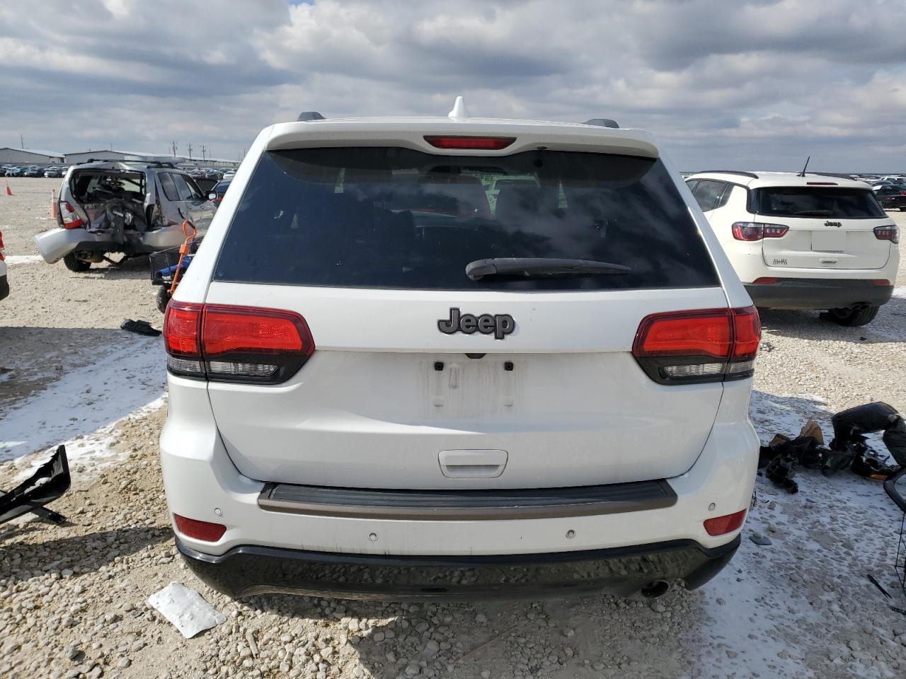 2016 Jeep Grand Cherokee - Image 6