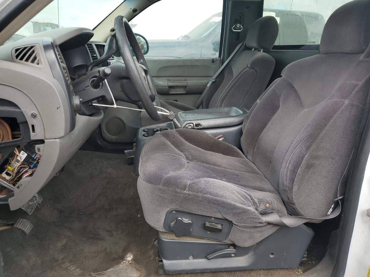 2007 Chevrolet Silverado - Image 7