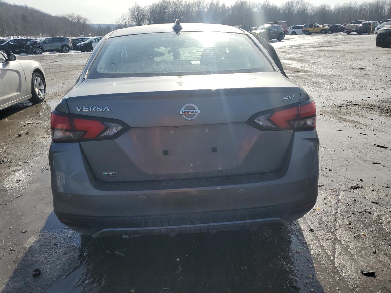 2021 Nissan Versa - Image 6
