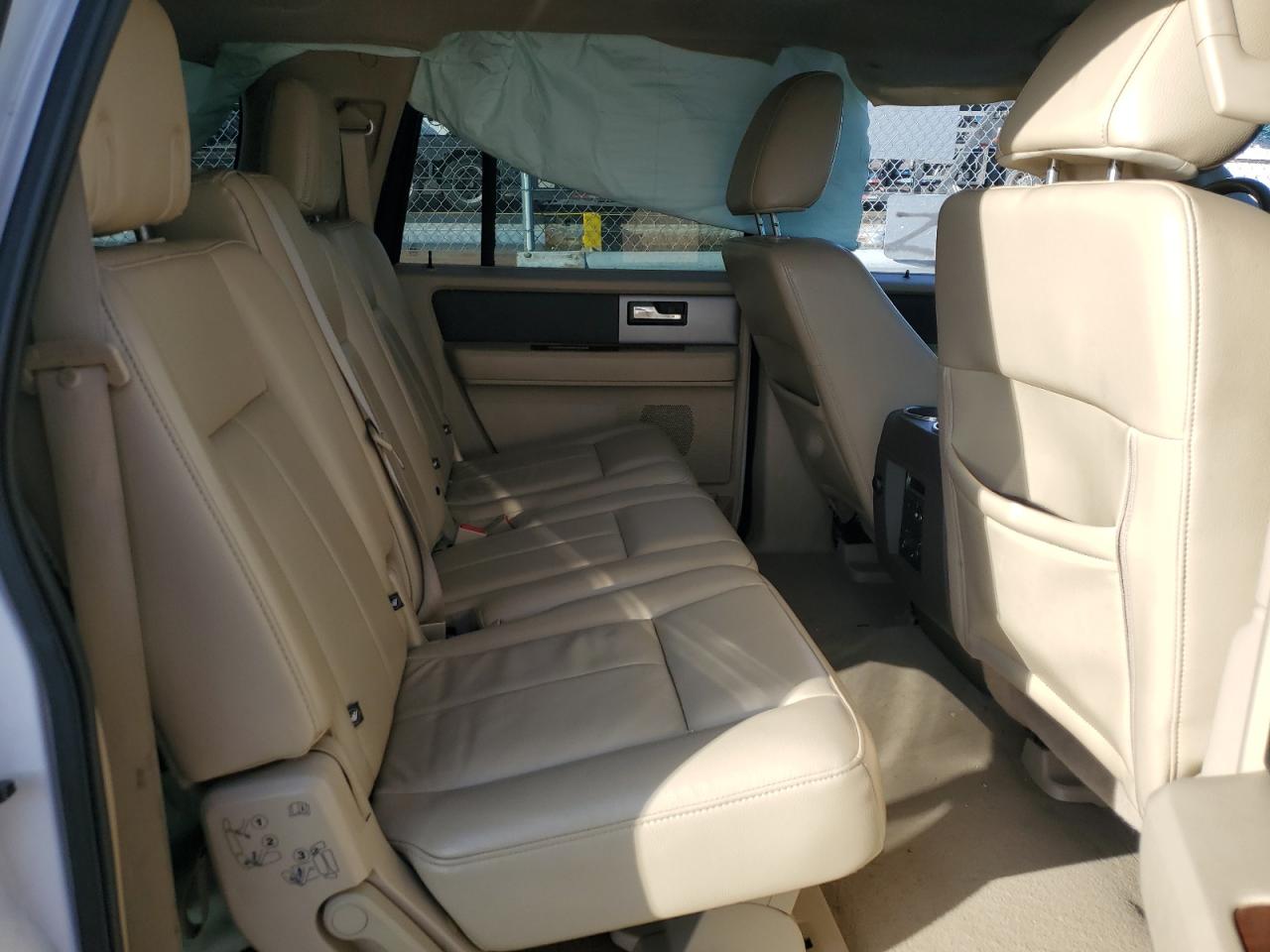 2010 Ford Expedition - Image 12