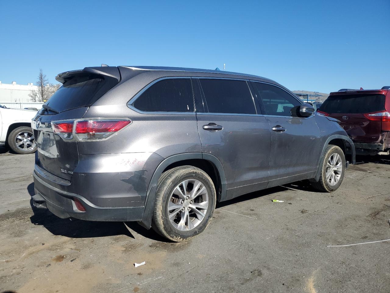 2015 Toyota Highlander - Image 3