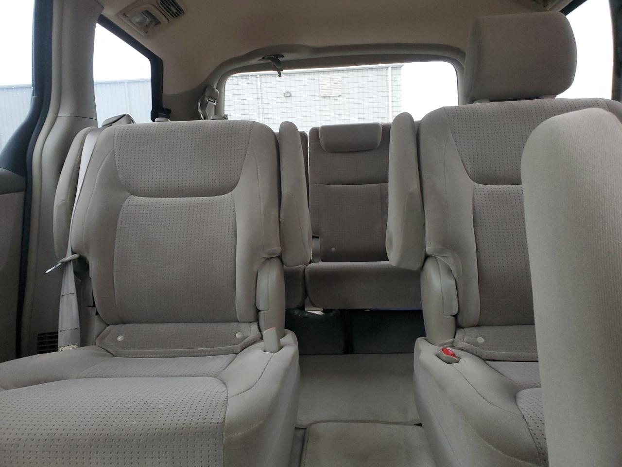 2008 Toyota Sienna - Image 10