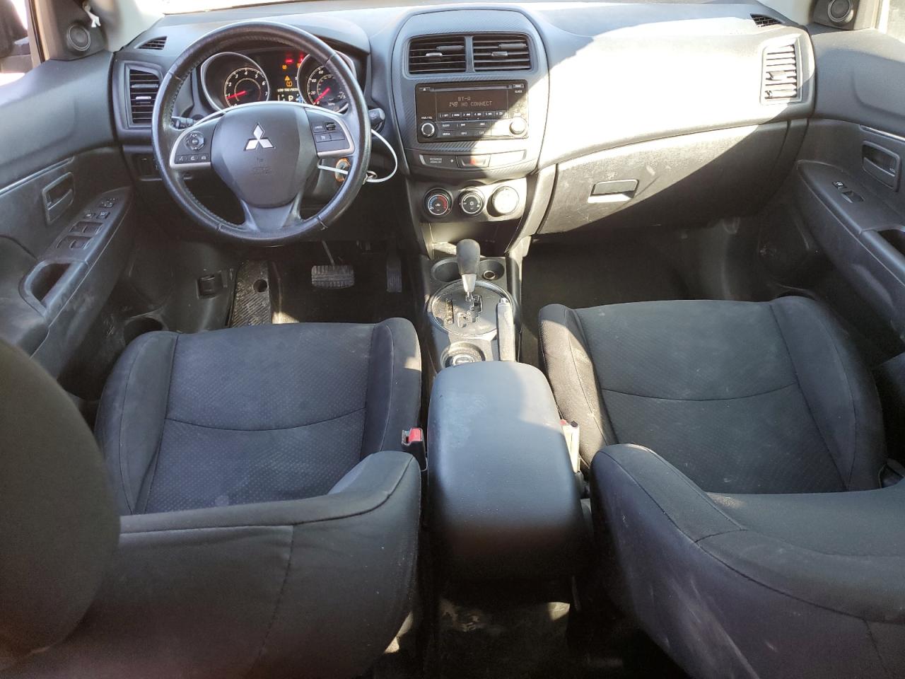2015 Mitsubishi Outlander - Image 8