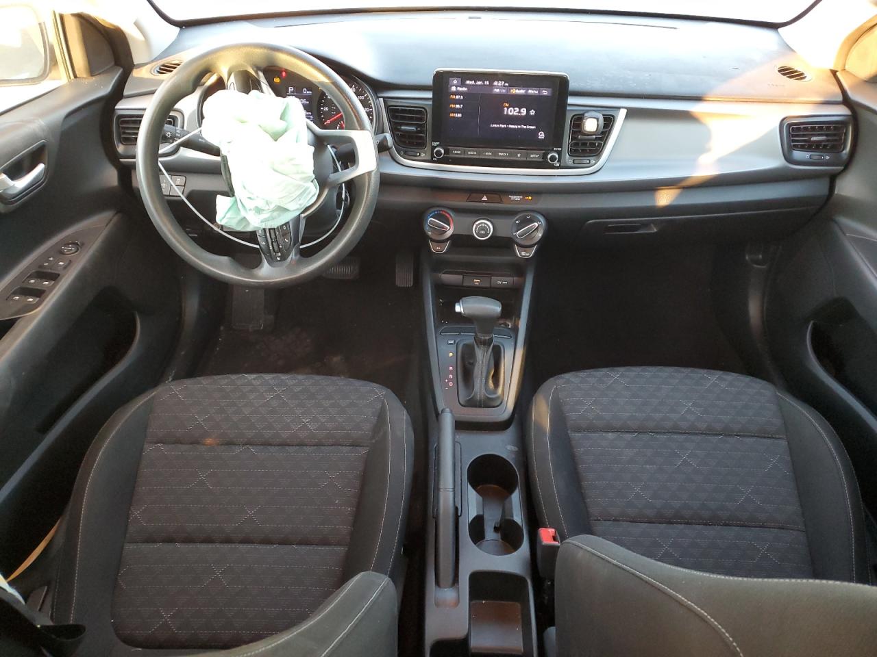 2021 Kia Rio - Image 8