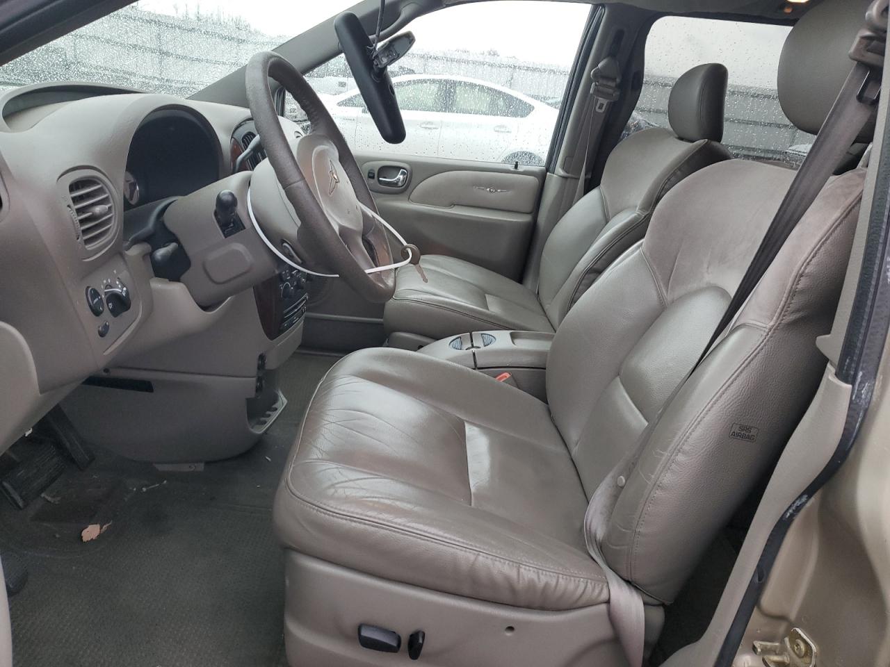 2003 Chrysler Town & Country - Image 7