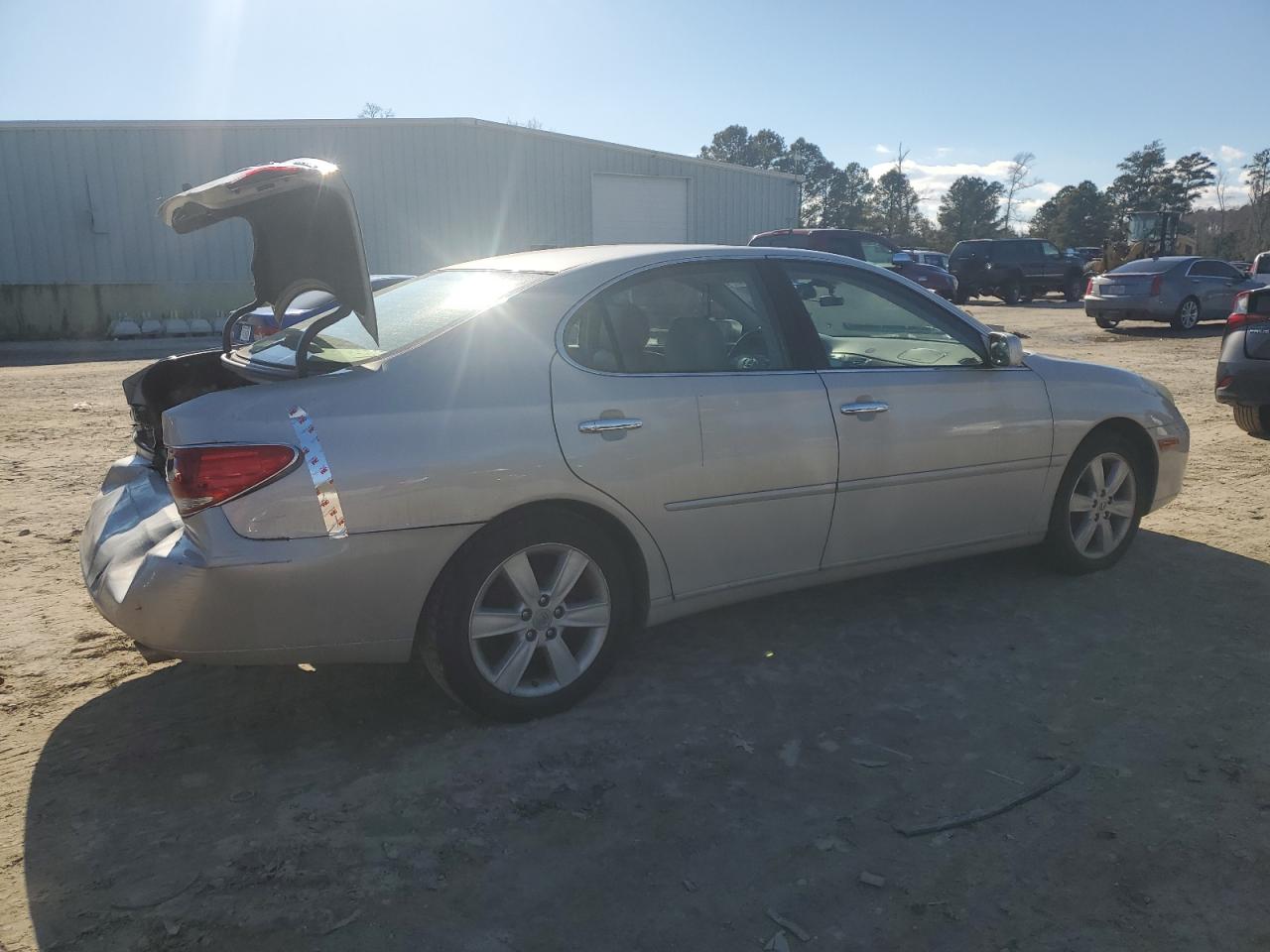2005 Lexus ES - Image 3