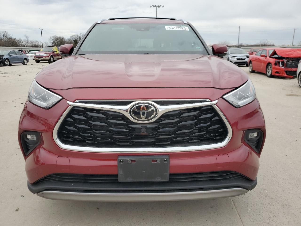 2022 Toyota Highlander - Image 5