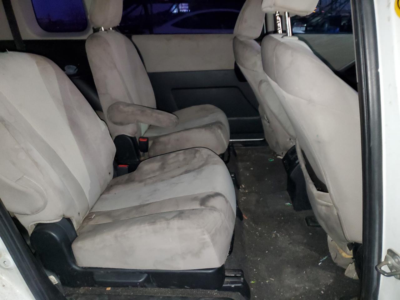 2013 Mazda 5 - Image 12
