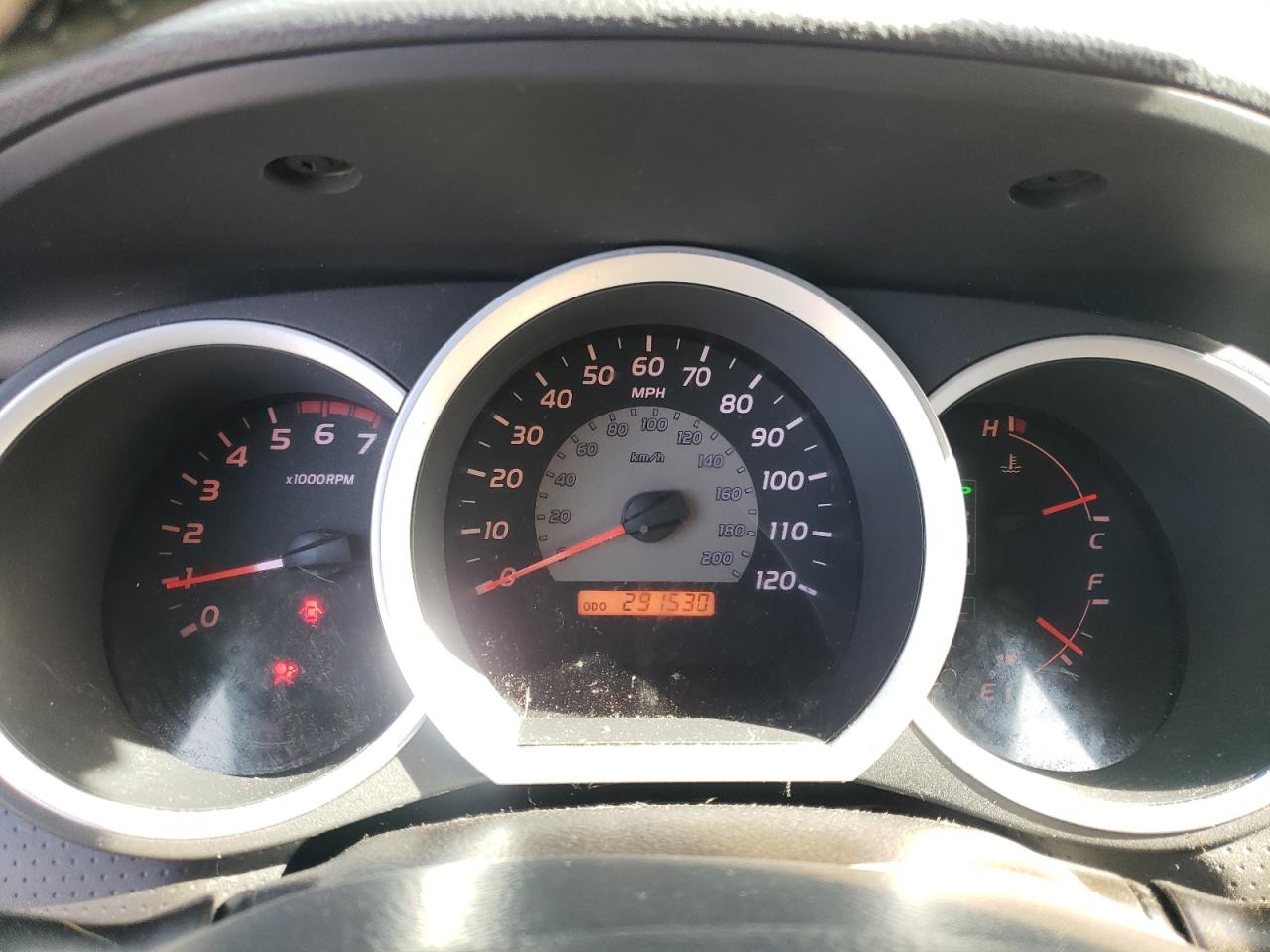 2005 Toyota Tacoma - Image 9