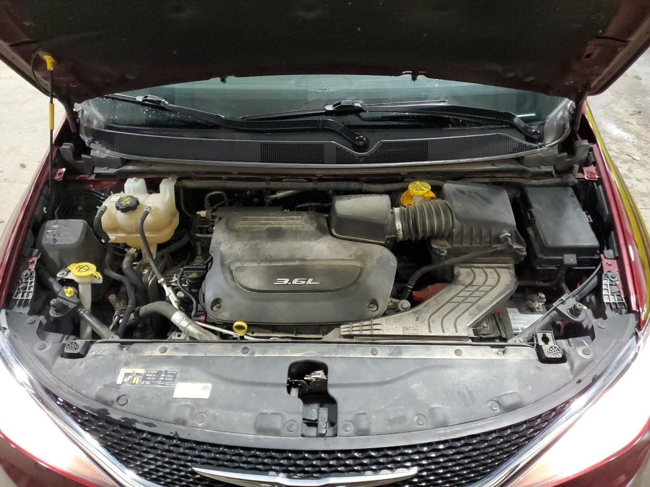 2017 Chrysler Pacifica - Image 13