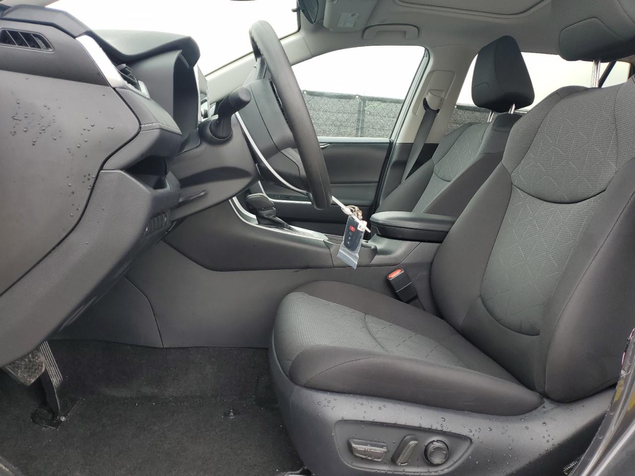 2024 Toyota RAV 4 - Image 7