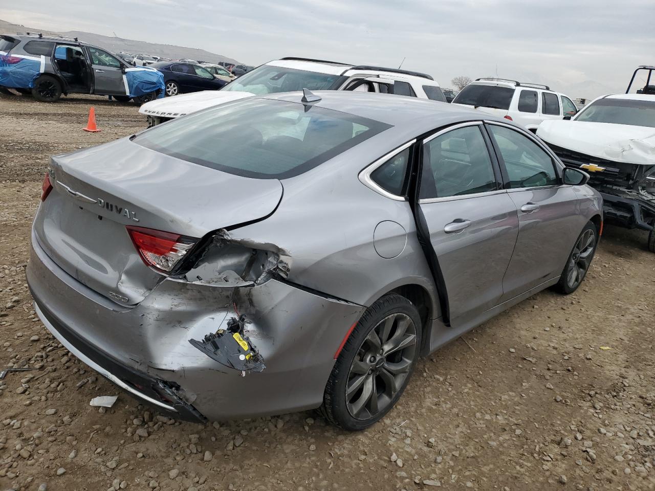 2015 Chrysler 200 - Image 3