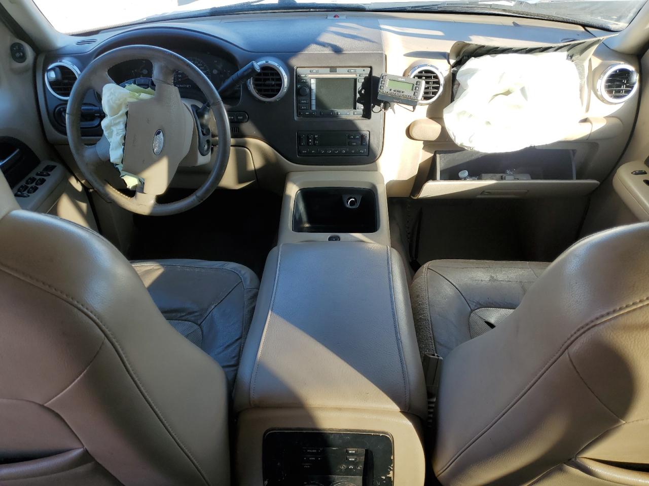 2004 Ford Expedition - Image 8