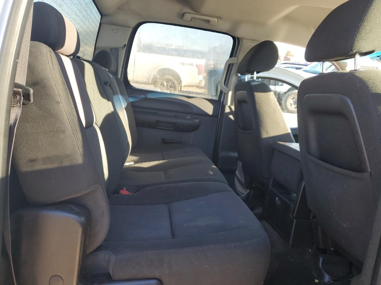2012 Chevrolet Silverado - Image 10