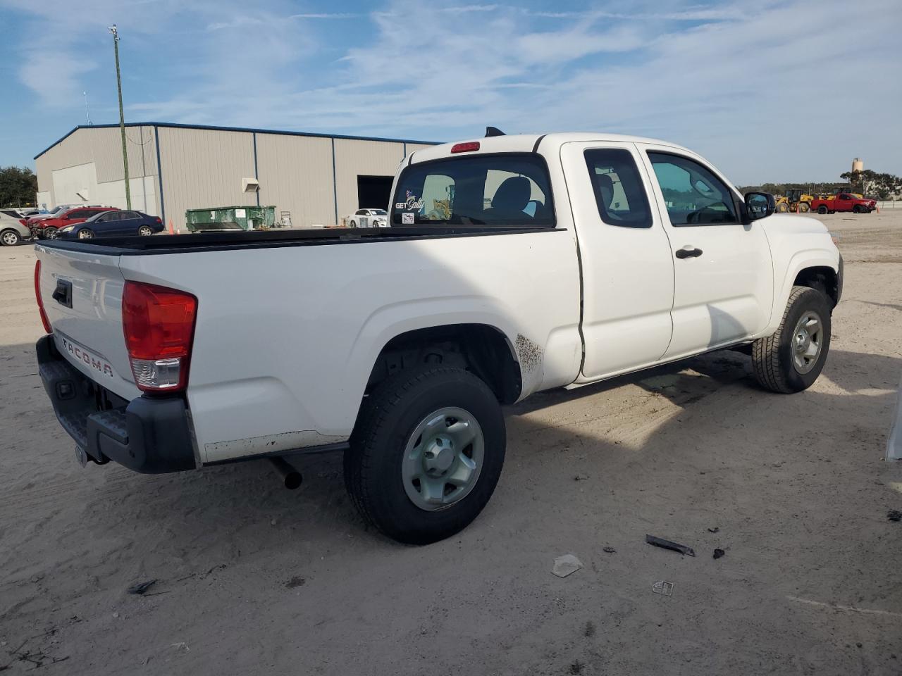 2016 Toyota Tacoma - Image 3