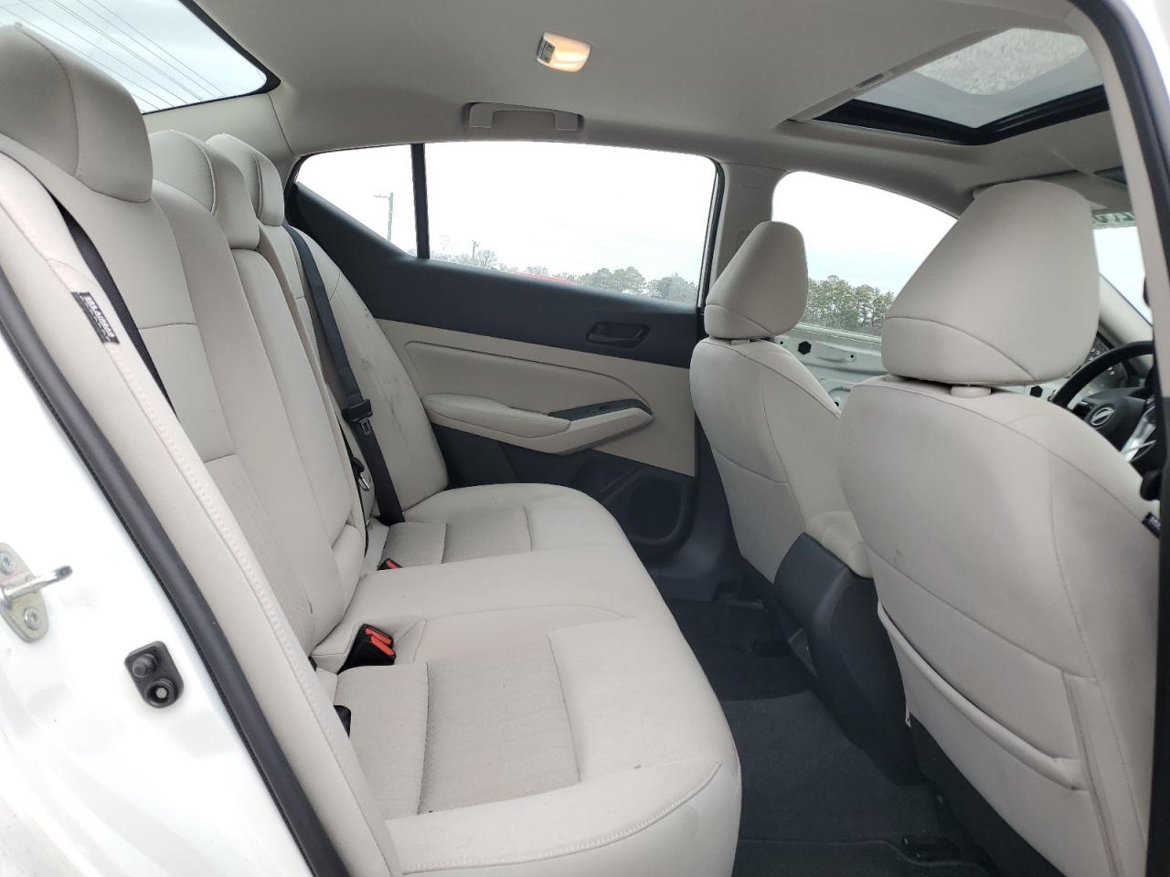 2024 Nissan Altima - Image 10
