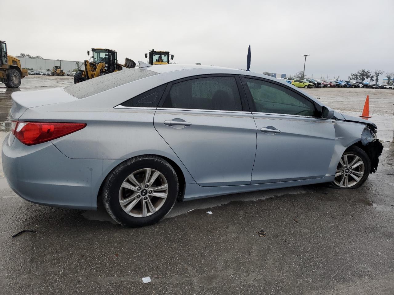 2011 Hyundai Sonata - Image 3