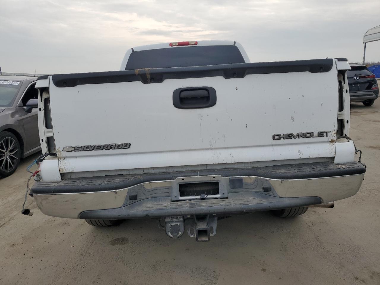 2004 Chevrolet Silverado - Image 6