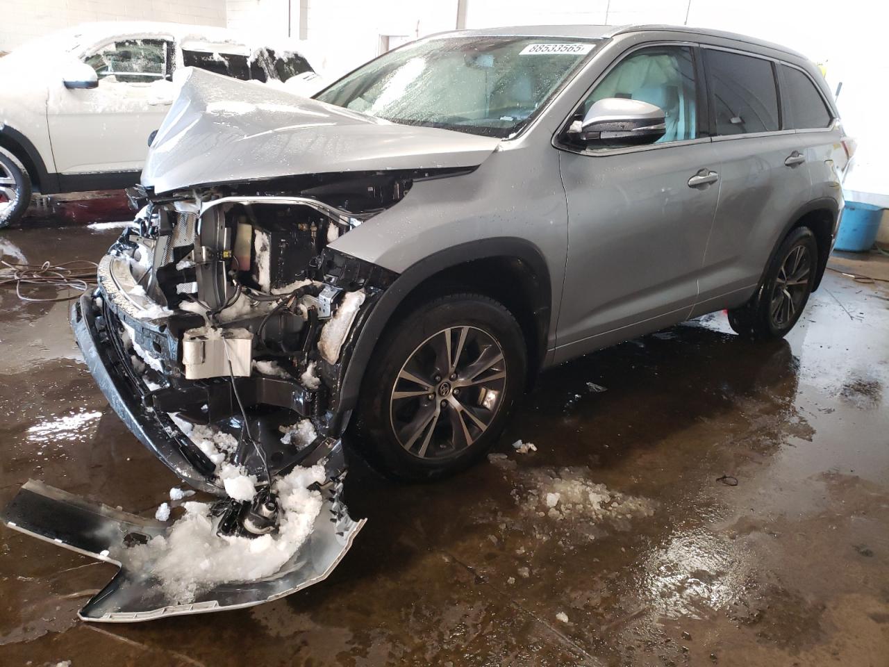 2016 Toyota Highlander - Image 1