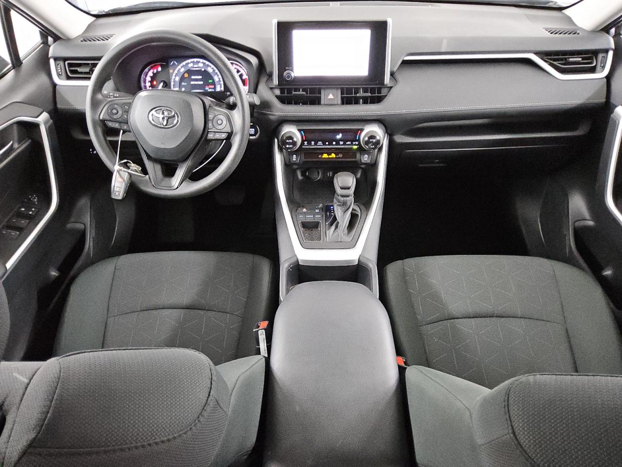 2024 Toyota RAV 4 - Image 8