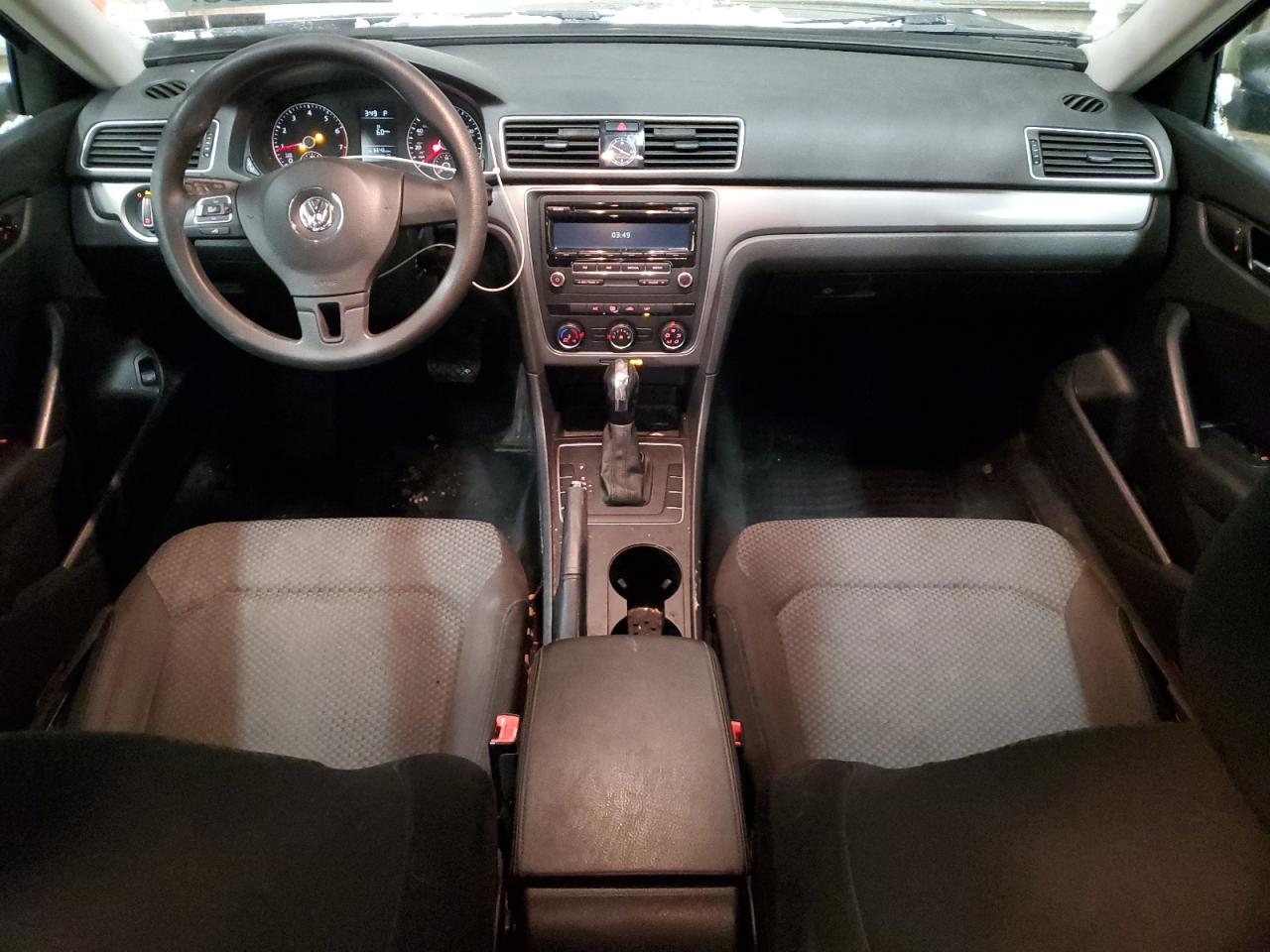 2014 Volkswagen Passat - Image 8