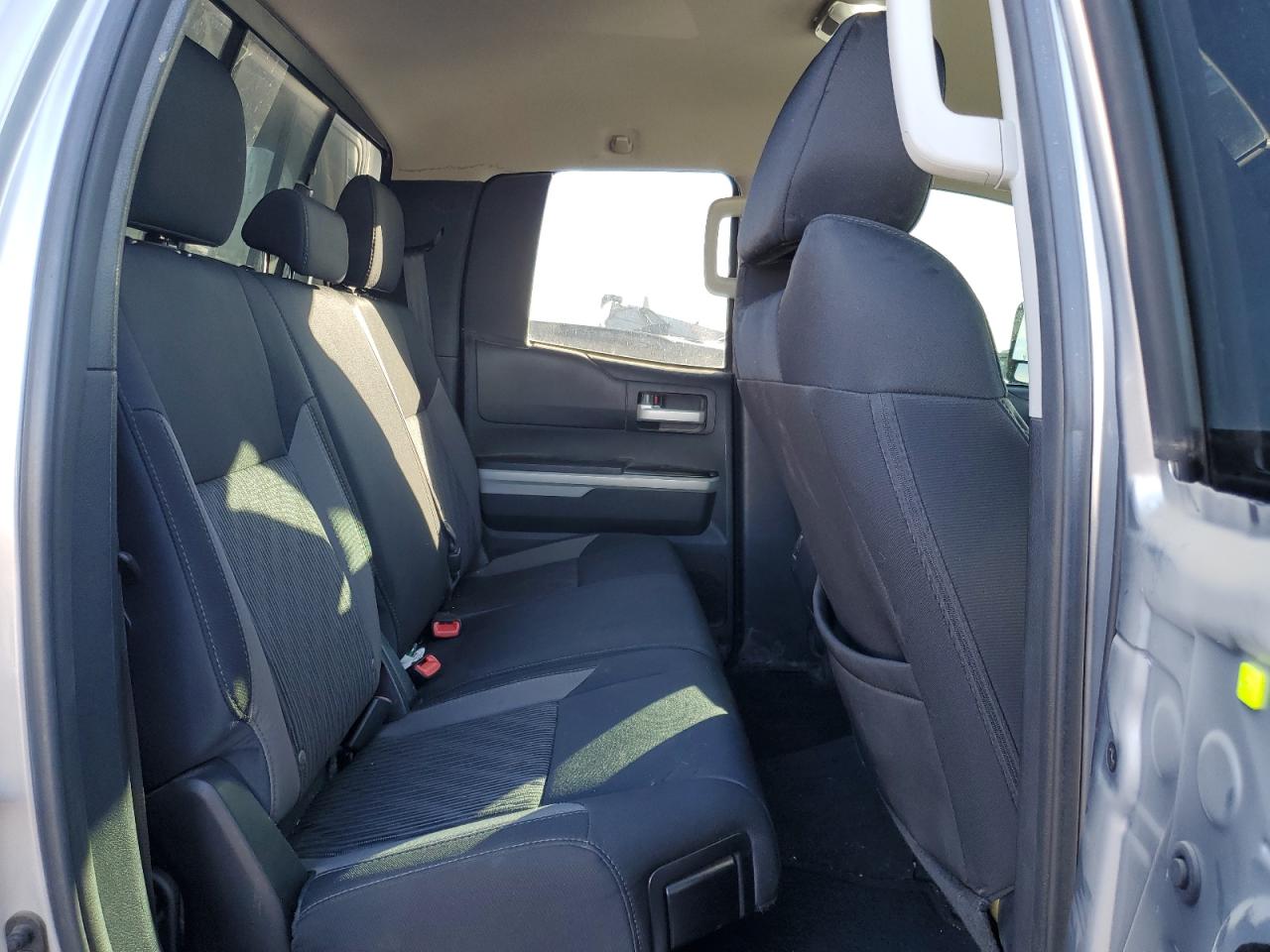 2017 Toyota Tundra - Image 10