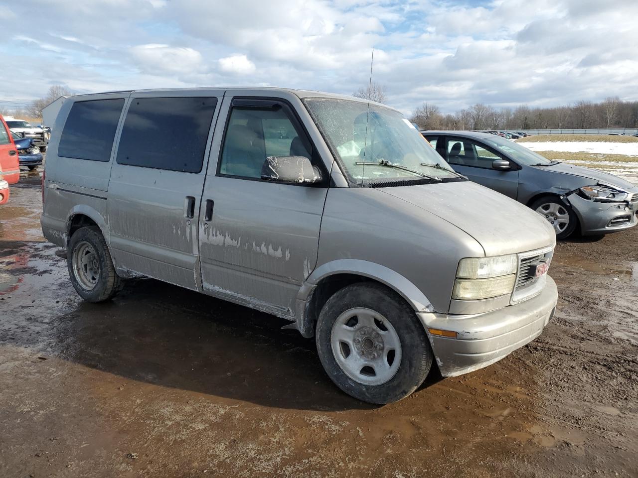 2005 GMC Safari - Image 4