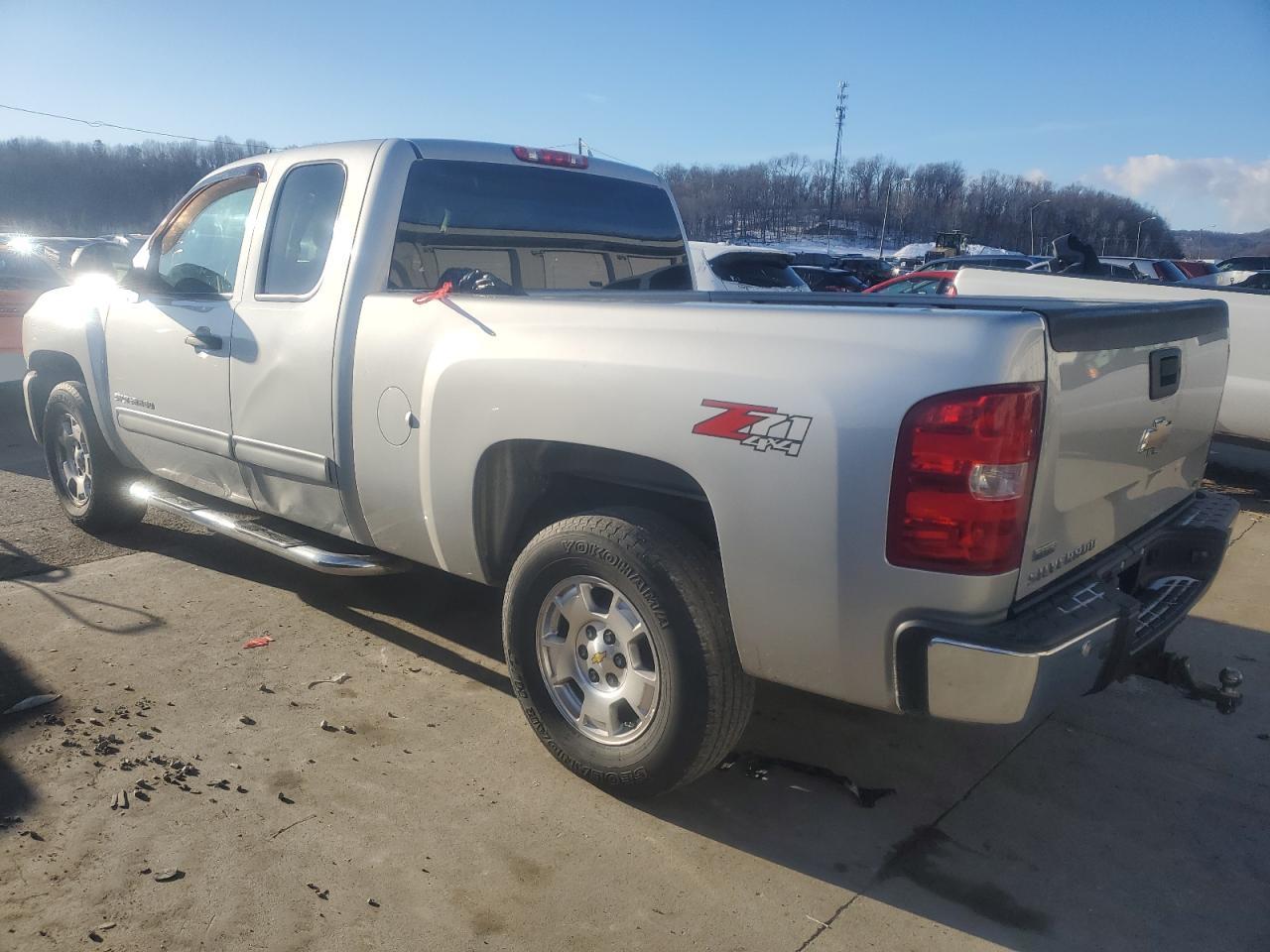 2011 Chevrolet Silverado - Image 2