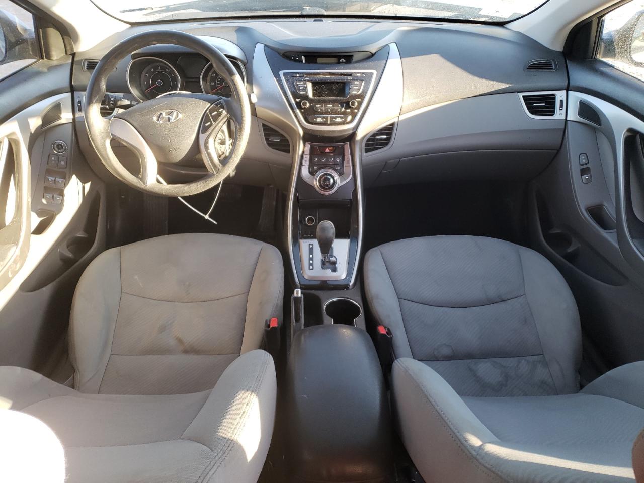 2013 Hyundai Elantra - Image 8