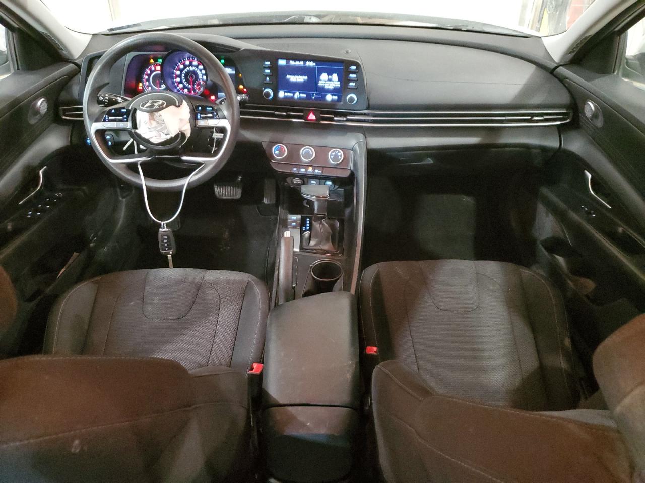 2021 Hyundai Elantra - Image 8