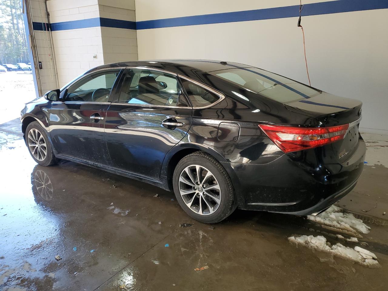 VIN 4T1BK1EB0JU271861 2018 TOYOTA AVALON no.2