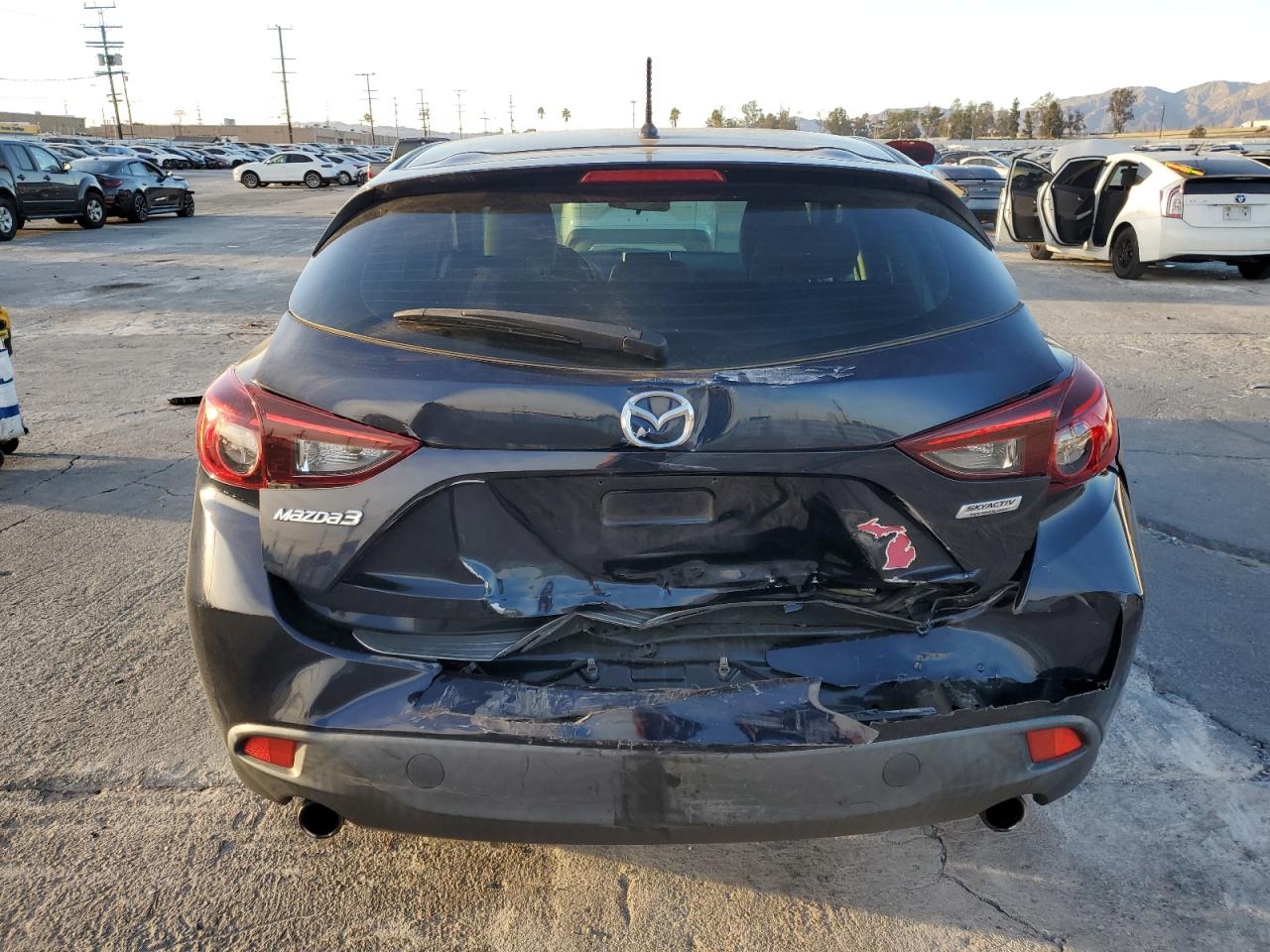2016 Mazda 3 - Image 6
