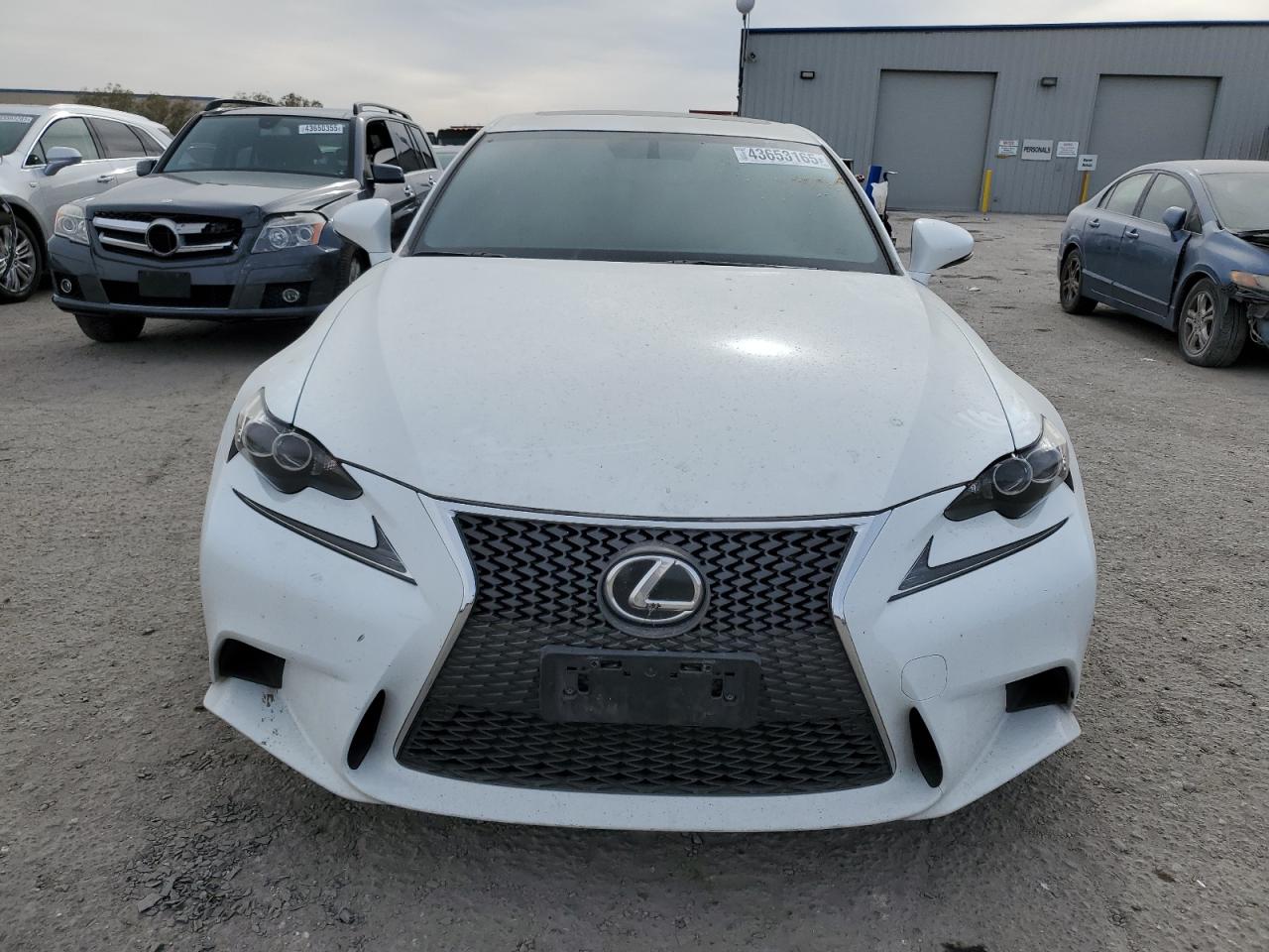 2016 Lexus IS - Image 5